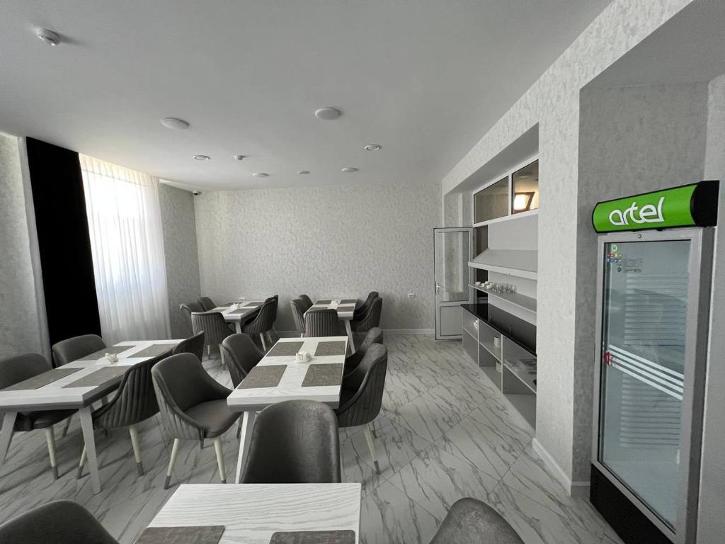 SITTING AREA JPG